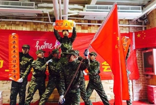 江苏南京：登上游轮感受年味，多彩非遗点亮冬日